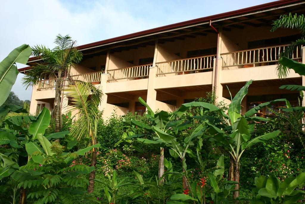Lost Iguana Resort And Spa La Fortuna Exterior photo